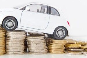 Стало відомо, скільки податку заплатили власники елітних авто на Волині