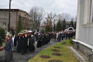 Сарни попрощалися з 84-річним священиком