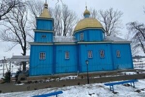 Митрополит Луцький і Волинський Михаїл очолив Божественну літургію у Смоляві (Фото)