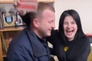 Працівницю Львівської облради покарали доганою після скандалу з перепусткою