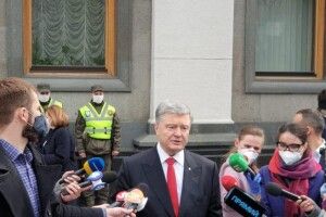 Петро Порошенко привітав журналістів: правда – єдина надійна зброя для протидії гібридній війні