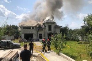 Літак під Коломиєю впав на будинок української гандболістки