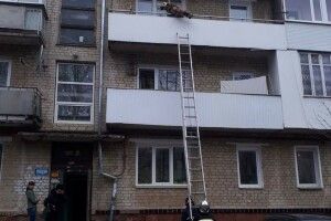 Рівнянка викликала «швидку», а відчинити медикам двері вже не змогла