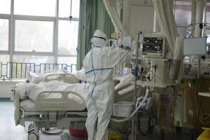 Кількість загиблих від коронавірусу COVID-19 у Китаї перевищила 1,3 тис. осіб, інфіковано - 48,2 тис.