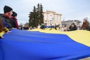 Лучан запрошують на акцію «Ланцюг єднання» з нагоди Дня Соборності України