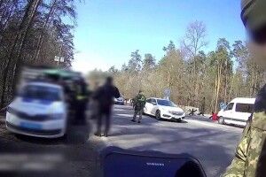 На в’їзді до Києва затримано священника, в підвалі якого окупанти утримували волонтерів
