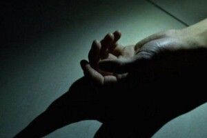 Чоловік вкоротив собі віку, перерізавши горло кухонним ножем