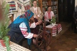 Про обряди і традиції розповіла дітям старожилка