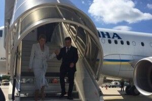 Зеленський прибув із візитом до Франції