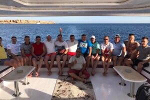 Як українські трактористи, комбайнери і коваль в Єгипті відпочивали (Відео)