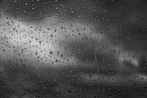 У небі над Волинню зафіксували рідкісні хмари Mammatus, які часто віщують бурі та урагани (Фото)