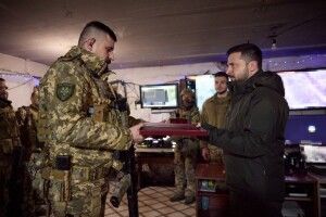 Зеленський вручив волинянину орден «Золота Зірка»