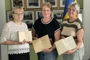 До Музею книги і друкарства передали унікальні стародруки, які вилучили волинські митники