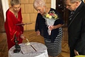 У Нововолинську сьогодні зареєстрували перший у 2019 році шлюб 