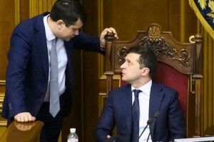 Свіжі рейтинги. У Зеленського – різкий обвал, у Разумкова – стрімке зростання 