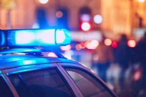 Підлетіла на кілька метрів і впала: п'яний коп на смерть збив жінку (Відео)