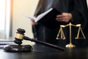 Волинянина судять за шахрайства: ошукав 214 громадян 