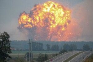 У трьох українських містах цієї ночі лунали вибухи