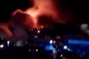 Під москвою спалахнула пожежа на заводі з ремонту поїздів (Відео)