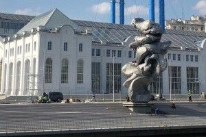 У Москві встановили «пам'ятник лайну»