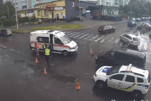 У Луцьку на переході збили пішохода: потерпілого госпіталізували (Відео)