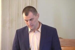 «Я так краще почуваюся»: депутат відмовився переходити на українську, в партії готують його виключення  