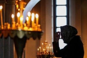 Хвора на коронавірус українка 8 березня відвідувала… церкву