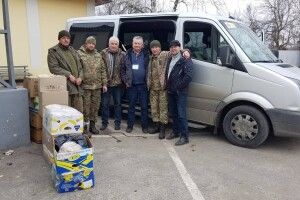60-річний волонтер з Волині не втомлюється їздити в зону бойових дій