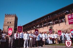 В замку Любарта 1420 випускників Лесиного університету отримали дипломи