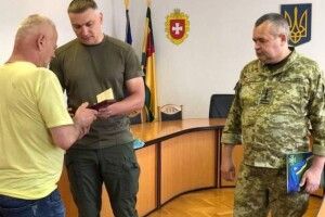 На Рівненщині батько отримав орден загиблого сина-прикордонника 