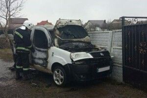 На День святого Валентина на Рівненщині горіли автомобілі