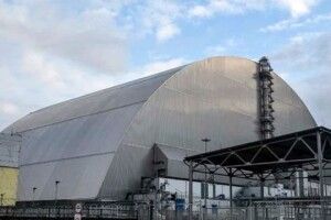 росіяни зберігають тонни реактивних снарядів поблизу ЧАЕС
