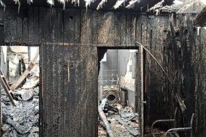 У волинського поліцейського згоріла хата: родині потрібна допомога (Фото) 