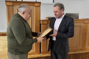 Волонтер з Волині отримав Почесну грамоту