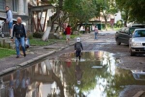 У Луцьку вирішували, як реконструювати двір, який не бачив ремонту понад 30 років (Фото)