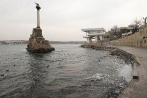 Вночі у Севастополі пролунали потужні вибухи