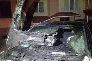 У Рівному підпалили автомобіль депутату