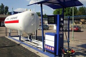 Укрнафта продала фірмам з орбіти Коломойського автогаз вдвічі дешевше ринку