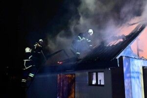 У Луцькому районі через коротке замикання горів гараж 