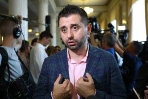 Арахамія попросив вибачення через «воду в Крим»