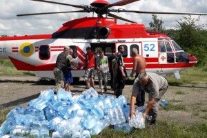 Бійці ДСНС продовжують ліквідовувати наслідки дощового паводку (Фото, відео)