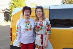 Сьогодні Горохівська пошта розцвітає вишиванками (Фото)