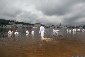 У Дніпрі хрестилися 150 баптистів