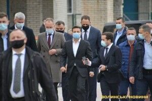 Зеленський на Волині отримав від селян гарбуза (Фото)