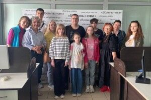 Що таке «гранатобуз» і як пахнуть... свіжі газети (Фоторепортаж)