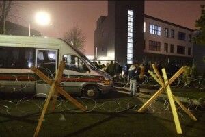 Активісти оголосили вимоги для зняття блокади з телеканалу NewsOne