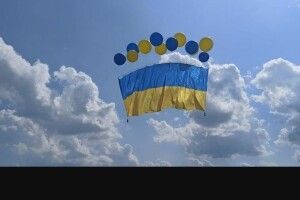 Відкрили стрілянину: синьо-жовтий стяг у небі над Донецьком налякав окупантів      