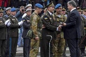 А хто не проголосує з нардепів – на фронт!