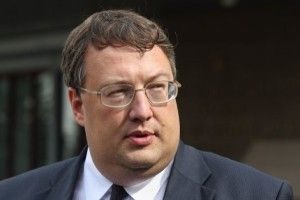 Росіянин, якого затримала СБУ, хотів отруїти їжу в наметах протестувальників під Верховною Радою і спалити авто Геращенка