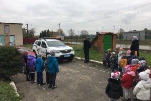 Для чого у Княгининівський дитсадок приїздив поліцейський (Фото)
